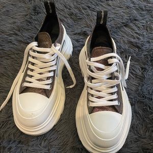 Alexander McQueen Tread Slick Lace-Up Sneaker